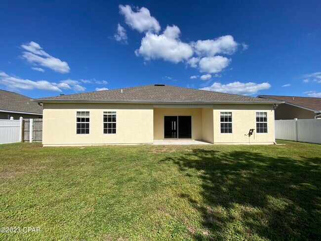 Foto del edificio - 3421 Cherry Ridge Rd