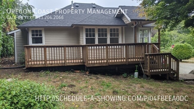 Building Photo - 4931 NE I Ave