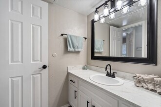 Building Photo - Regal Court Apartments