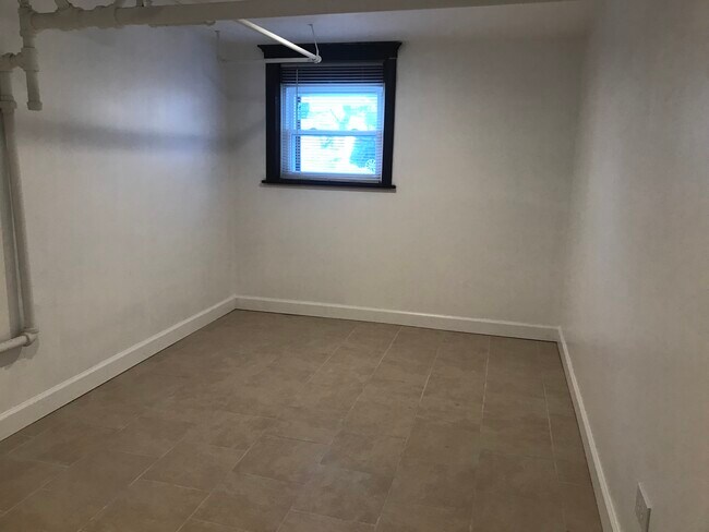 Foto del edificio - 6644 N Campbell Ave