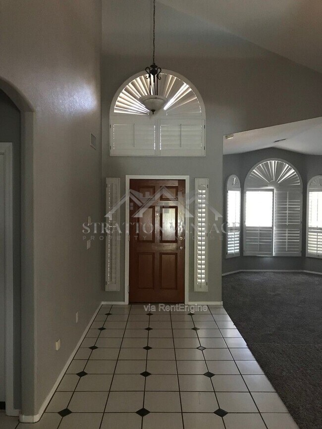 Foto del edificio - 4740 E Desert Ln