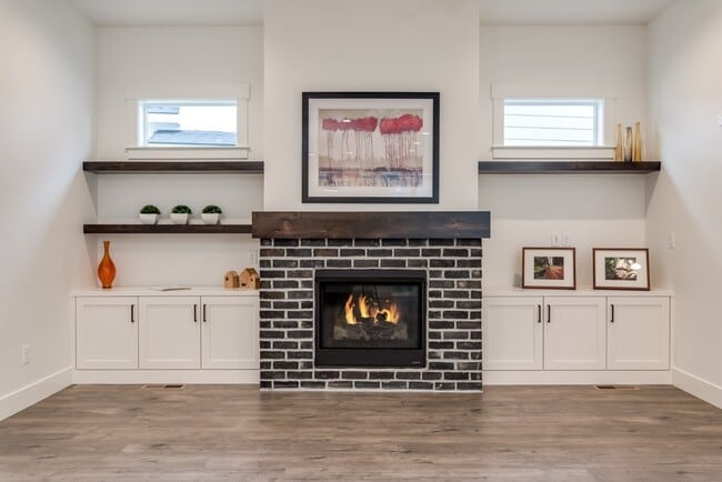 Building Photo - Modern Luxury in Cartwright Ranch: Your Dr...