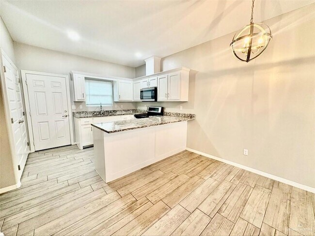 Foto del edificio - 1719 Davenport St