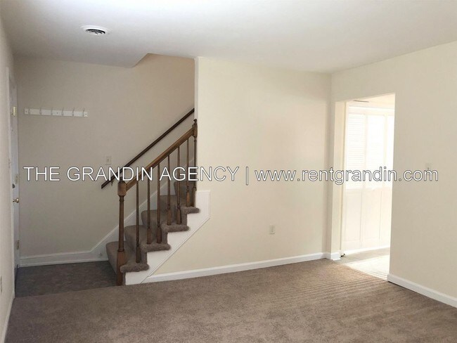 Building Photo - 526 Albemarle Avenue Southeast