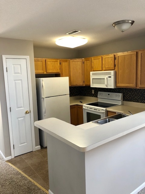 kitchen - 108 Northbay Ct