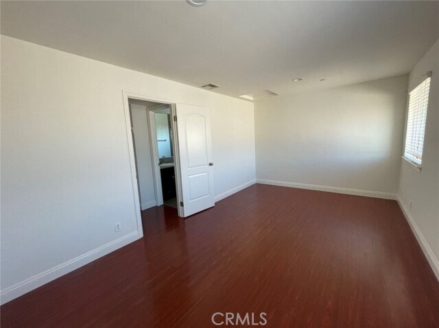 Foto del edificio - 9349 Ramona Blvd