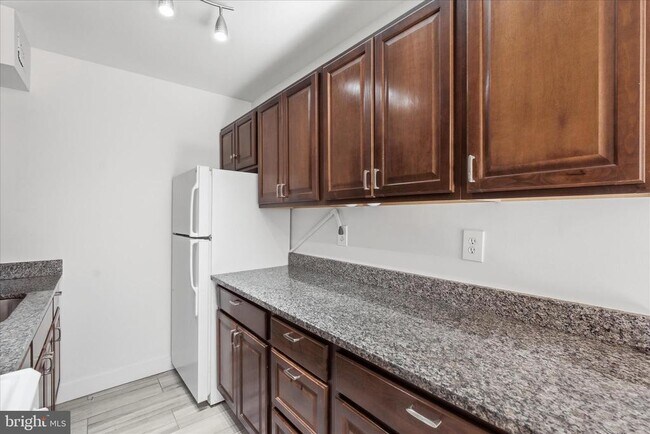 Foto del edificio - 1200 S Arlington Ridge Rd