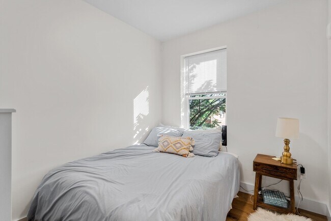 Foto del edificio - 211 W 9th St