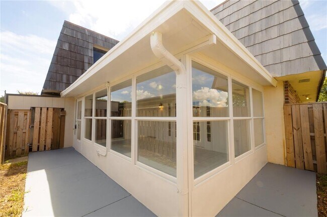 Foto del edificio - 2947 Poplar Ave