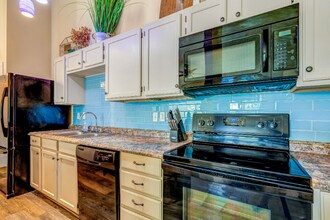 Building Photo - 9355 Kempton Manor Ct