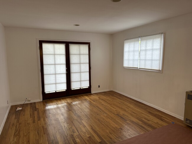 Foto del edificio - 2468 Lyric Ave