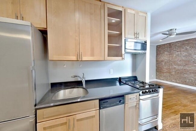 Building Photo - E 100TH ST.