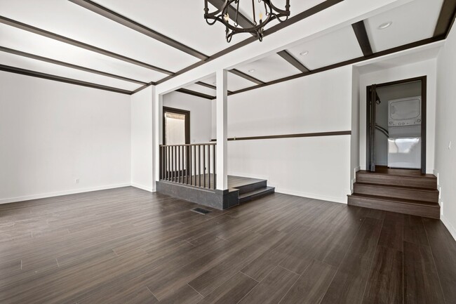 Building Photo - 1915 Apex Ave