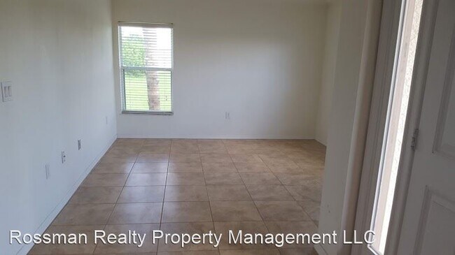 Building Photo - 4 br, 2 bath House - 2202 NE 20th Ave