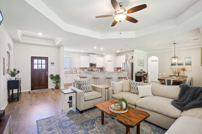 Foto del edificio - 16649 Crosby St