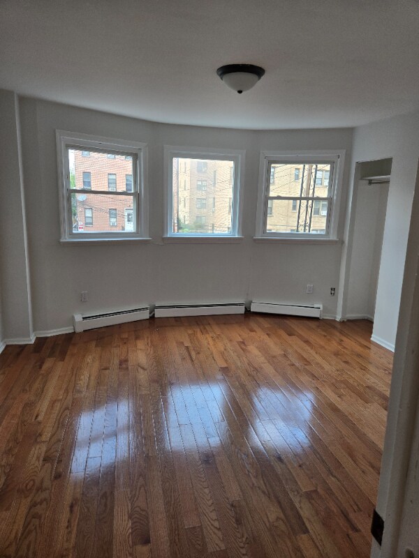 Foto principal - 18 Sherwood Ave