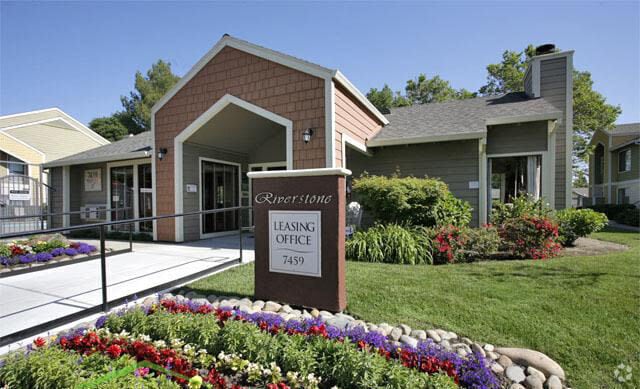 Building Photo - Riverstone