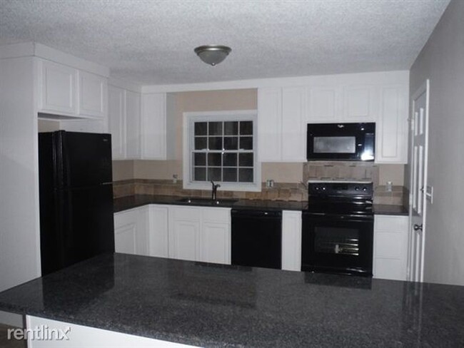 Kitchen - 5768 NC-33