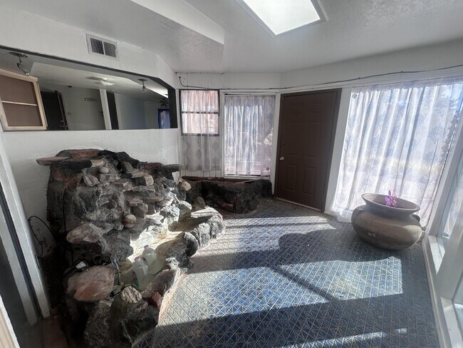 Foto del edificio - 563 Black Bear Rd NE