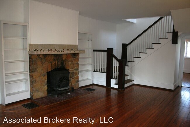 Building Photo - 4 br, 2.5 bath House - 106 Oakhurst Circle