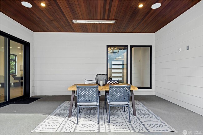 Foto del edificio - 5bd/4ba Kirkland Home