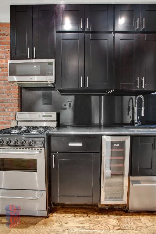 Building Photo - 436 W 52nd St