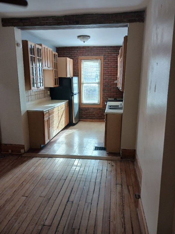 Building Photo - 463 Elsmere St