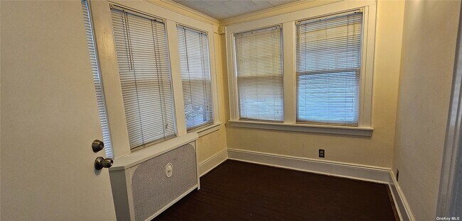 Foto del edificio - 89-43 70th Ave