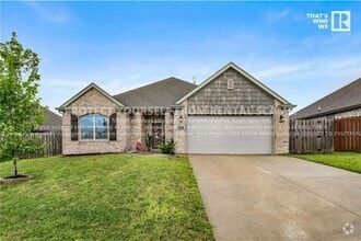 Building Photo - 1111 Tulip St