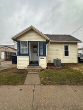 Building Photo - 108 W Holmes St