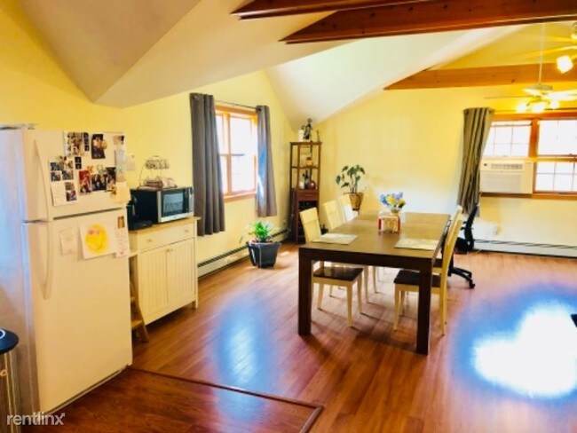 Building Photo - 1 br, 1 bath Apartment - 295 Croton Dam Road