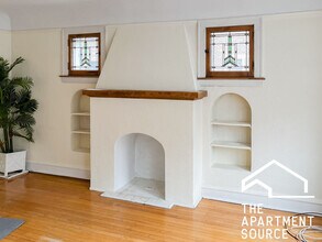 Building Photo - 2613 W Berwyn Ave