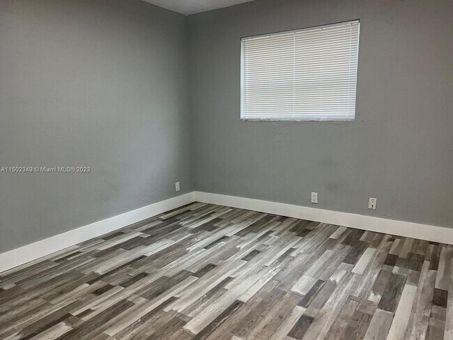 Foto del edificio - 1532 SW 5th Pl