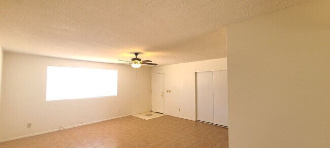 Foto del edificio - 2 Bed 1 Bath Spacious Gold Canyon Apartment