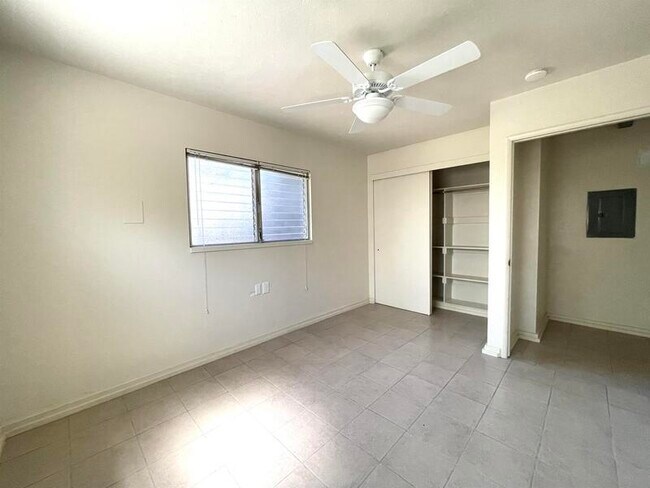 Building Photo - 814 Cedar St