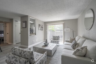 Interior Photo - Skylar Pointe