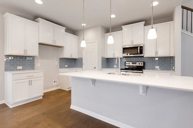 Foto del edificio - 3240 E Whitestone Blvd