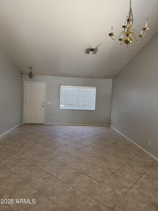 Building Photo - 10453 W Granada Rd