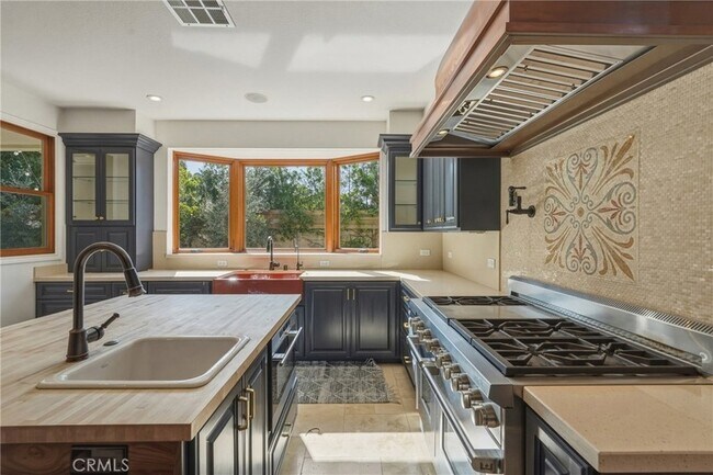 Foto del edificio - 6750 Andover Ln