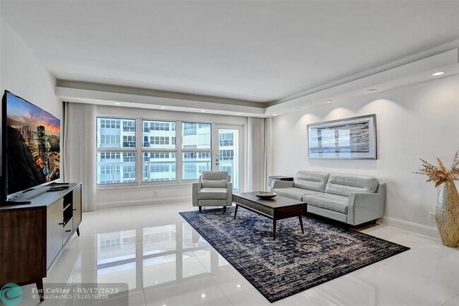Building Photo - 3750 Galt Ocean Dr