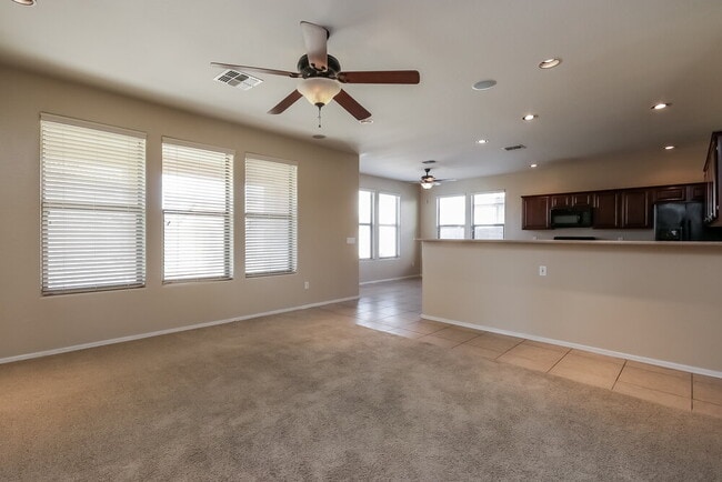 Foto del edificio - 6890 S Pearl Dr