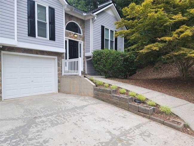 Building Photo - 120 Oak Ridge Dr