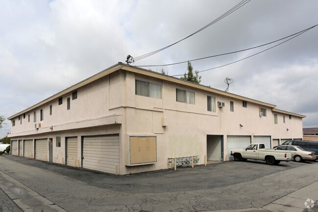 Building Photo - 12424 Breezewood Dr