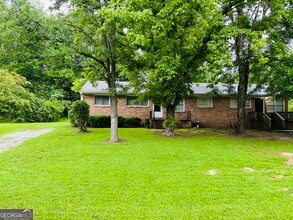 Building Photo - 6102 E Fayetteville Dr
