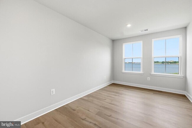 Foto del edificio - 2922 Waterfront way