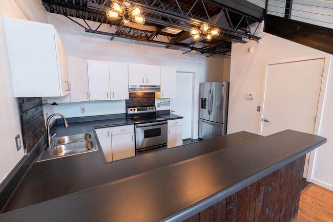 Open kitchen - Loft C - 112 S 12th St