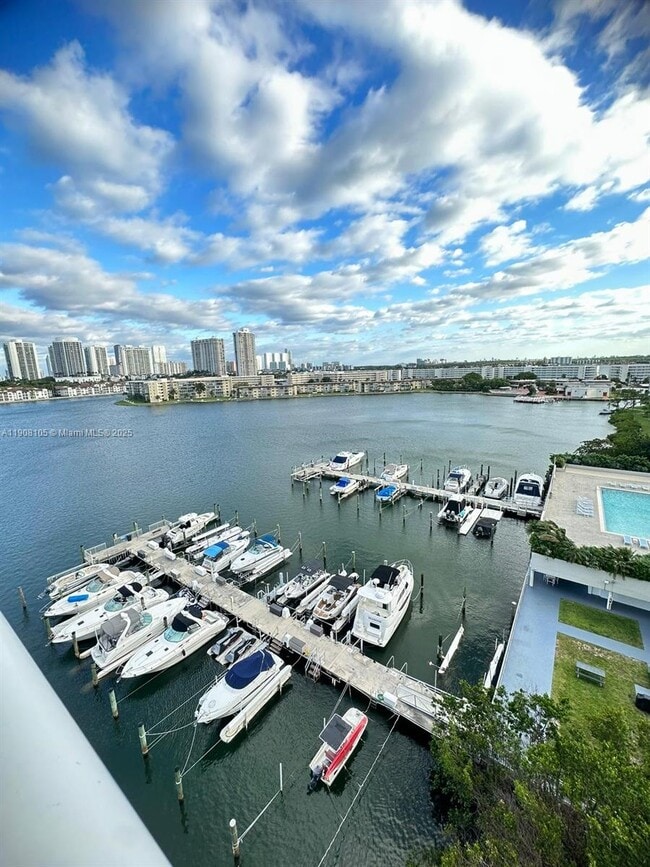 Building Photo - 18081 Biscayne Blvd