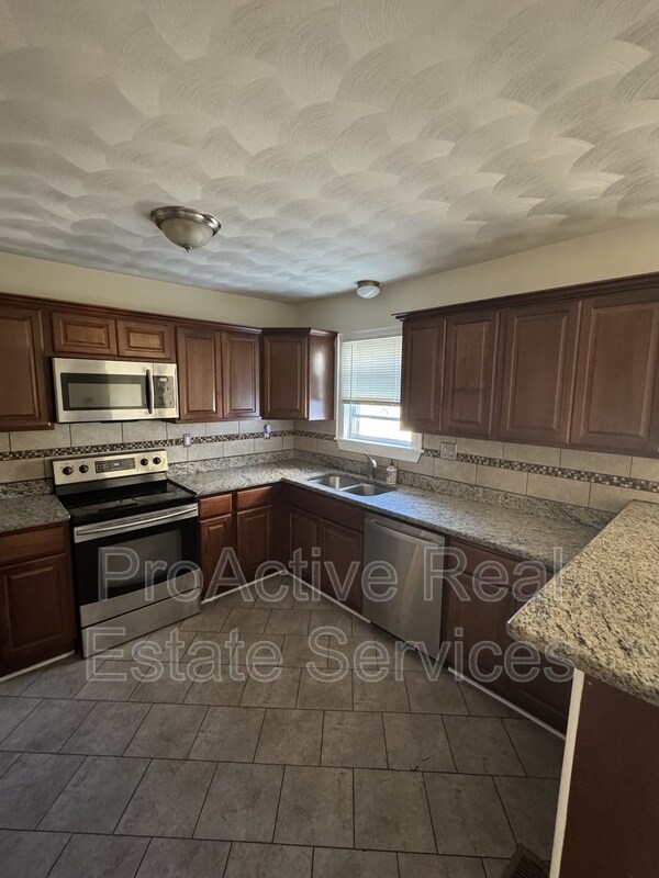 Foto del edificio - 1018 Wolcott Ave