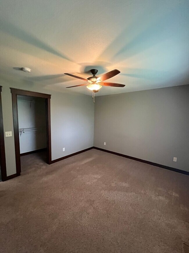 Foto del edificio - 3302 White Oak Ln