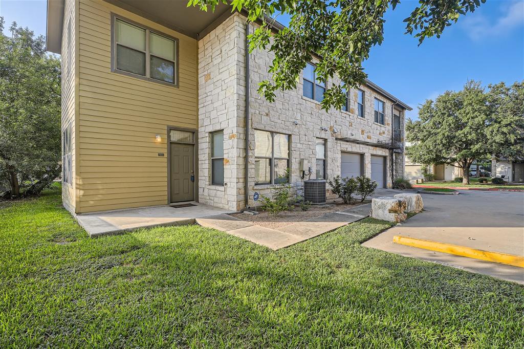 Foto principal - 1201 Grove Blvd